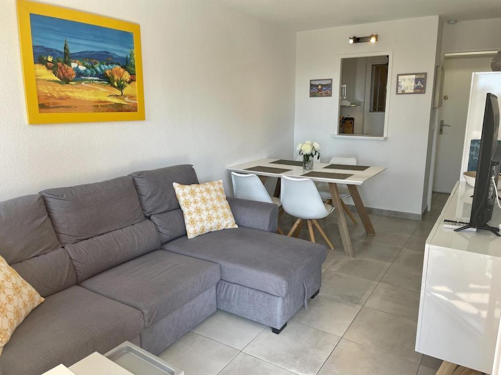 Apartment Newly Renovated Aircond-Wifi-Pool-Sea View-150M To Beaches- Saint Aygulf Buitenkant foto
